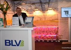 René Polak is helemaal in zijn element bij BLV https://www.groentennieuws.nl/article/9188280/12-procent-meer-licht-zorgt-voor-hogere-opbrengst/